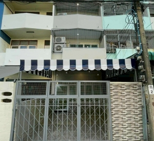 帕卡隆区 | Sukhumvit — Bang Chak区域 联排别墅出租 2卧 209平米 45,000泰铢/月