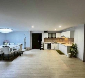 瓦他那区 | Le Cosi Ekkamai 28 公寓出租 3卧 144平米 40,000泰铢/月