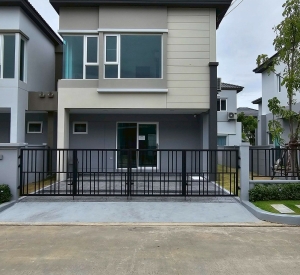 北榄府 | Grande Pleno Sukhumvit-Bangna 独栋别墅出租 3卧 146平米 50,000泰铢/月（可养宠物）