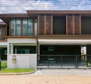 巴威区 | Burasiri Pattanakarn 独栋别墅出租 4卧 380平米 120,000泰铢/月