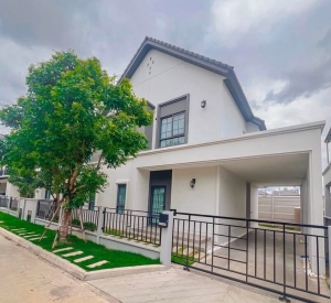 北榄府 邦披县 | Centro Bangna Phase 2独栋别墅出租 4卧4卫235平方米 租金100,000泰铢/月