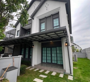 曼谷 邦纳区| Centro Bangna独栋别墅出售/出租 4卧5卫303平方米 售价19,000,000泰铢 / 租金140,000泰铢/月