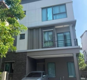 曼谷 沙攀松区| Baan Klang Mueng THE EDITION Rama 9–Krungthep Kreetha联排别墅出租 4卧4卫218平方米 租金59,000泰铢/月 可养宠物