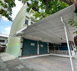 曼谷 邦坤天区 | Khlong Khwang–Bang Bon 5–Bang Bon 3商用楼出租 4层2联排约40平方哇 租金30,000泰铢/月