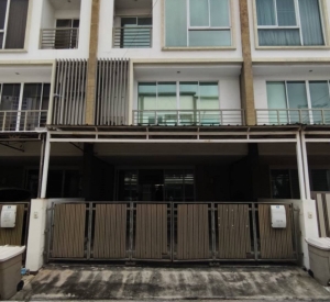 曼谷 乍都节区| Lumpini Residence Ladprao 21三层Home Office出租 200平方米 租金55,000泰铢/月