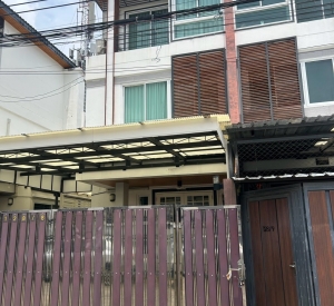 曼谷 汇权区 | Sutthisan 20巷3层独栋住宅出租 3卧4卫25平方哇 租金45,000泰铢/月