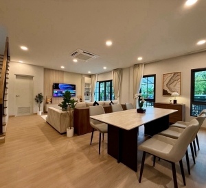 北榄府 邦披县 | Centro Bangna Phase 2独栋别墅出租 4卧5卫265平方米 租金120,000泰铢/月