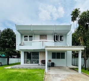 曼谷 巴吞旺区 | Cozy Garden View独栋别墅出租 5卧3卫113平方哇 租金82,000泰铢/月，允许养宠物