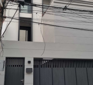 【推荐】Townhouse Ekkamai 别墅出租 4卧270平米 95,000泰铢/月